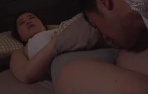 3 ngày người chồng đi công chuyện, vợ yêu ở nhà nữa đêm bị bố ông chồng mò vào phòng